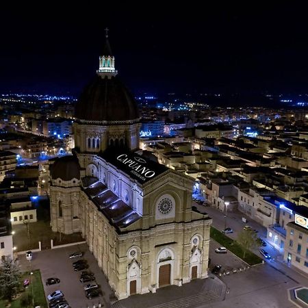 B&B Piazza Duomo Чериньола Экстерьер фото
