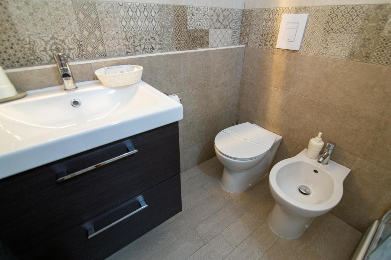 B&B Piazza Duomo Чериньола Экстерьер фото
