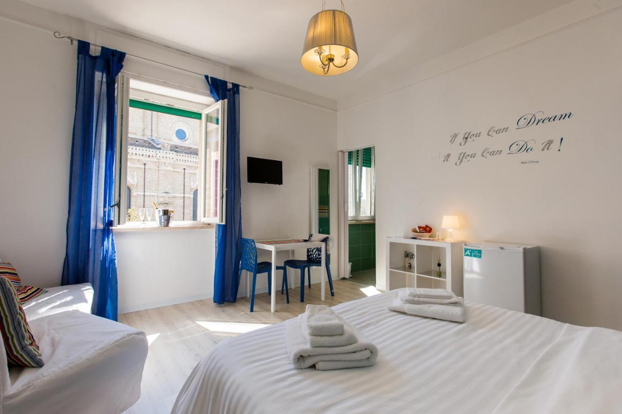 B&B Piazza Duomo Чериньола Экстерьер фото