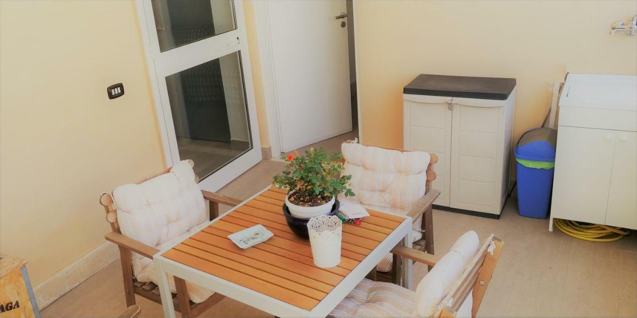 B&B Piazza Duomo Чериньола Экстерьер фото